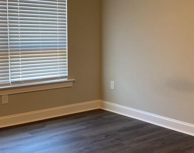 414 S White Street - Photo Thumbnail 5