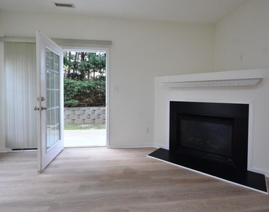 1326 Holly Grove Way - Photo Thumbnail 13
