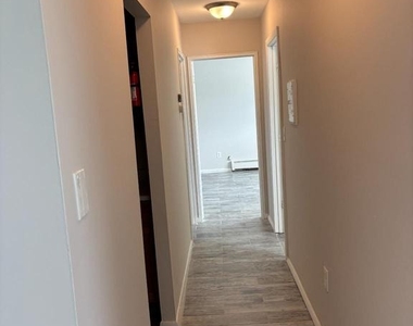 712 W 39th Street - Photo Thumbnail 1