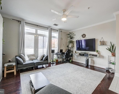1391 Pennsylvania Avenue Se - Photo Thumbnail 3