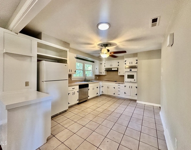 405 N Main Street - Photo Thumbnail 7