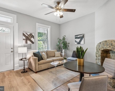 1267 Morse Street Ne - Photo Thumbnail 5
