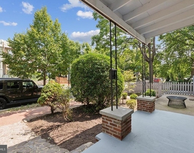 1267 Morse Street Ne - Photo Thumbnail 2