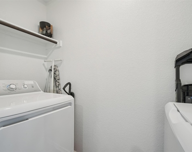 857 Powell St - Photo Thumbnail 11