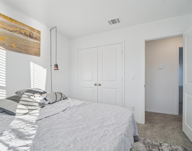 857 Powell St - Photo Thumbnail 16