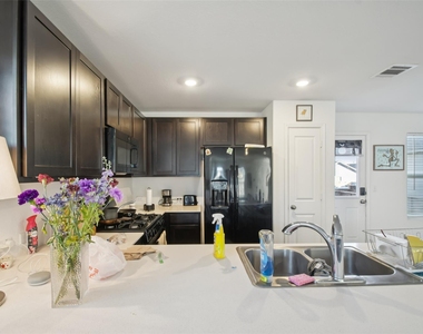 857 Powell St - Photo Thumbnail 8