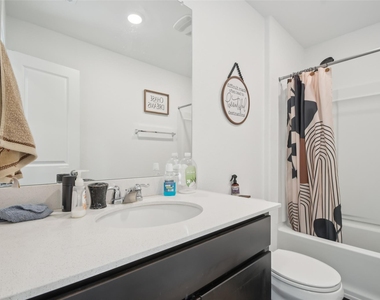 857 Powell St - Photo Thumbnail 13