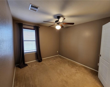 222 Telluride Dr - Photo Thumbnail 23