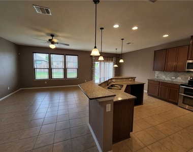 222 Telluride Dr - Photo Thumbnail 7