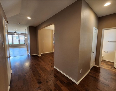 222 Telluride Dr - Photo Thumbnail 11