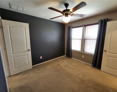 222 Telluride Dr - Photo Thumbnail 17