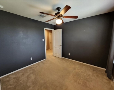 222 Telluride Dr - Photo Thumbnail 18