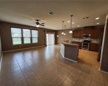 222 Telluride Dr - Photo Thumbnail 2
