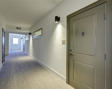 100 W Mockingbird Ln - Photo Thumbnail 1