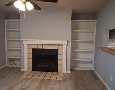 2807 W Slaughter Ln - Photo Thumbnail 5