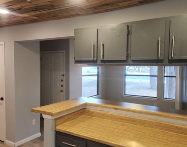 2807 W Slaughter Ln - Photo Thumbnail 23
