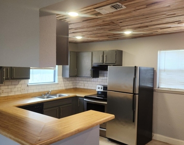 2807 W Slaughter Ln - Photo Thumbnail 21