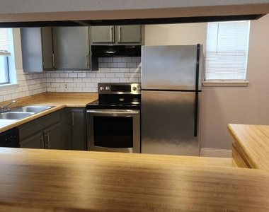 2807 W Slaughter Ln - Photo Thumbnail 17