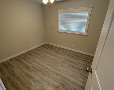 3968 Packard Drive - Photo Thumbnail 9