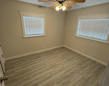 3968 Packard Drive - Photo Thumbnail 10