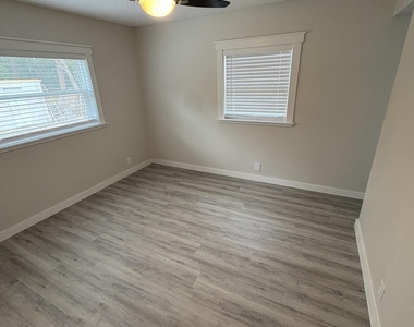 3968 Packard Drive - Photo Thumbnail 11