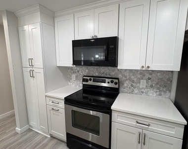 3968 Packard Drive - Photo Thumbnail 7
