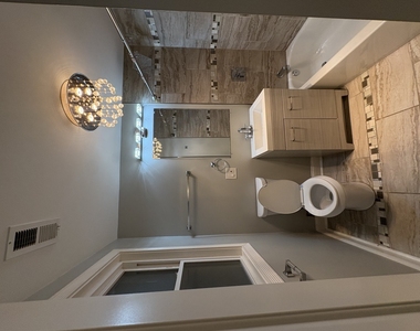 6541 S Ingleside Avenue - Photo Thumbnail 7