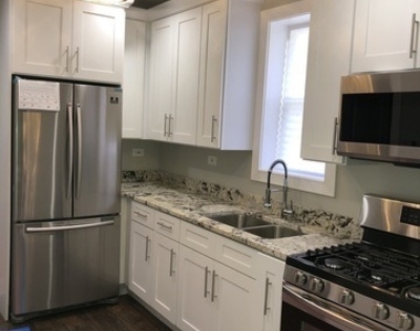 6541 S Ingleside Avenue - Photo Thumbnail 5