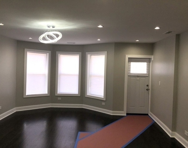 6541 S Ingleside Avenue - Photo Thumbnail 2