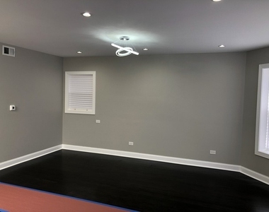 6541 S Ingleside Avenue - Photo Thumbnail 6