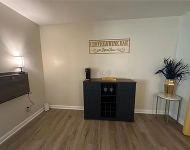 6702 Songwood Drive - Photo Thumbnail 7