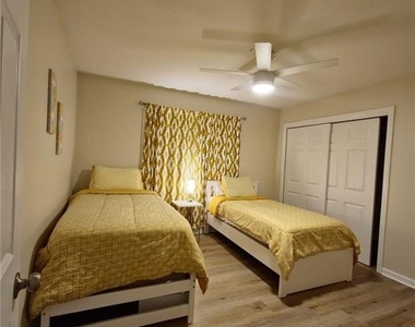 6702 Songwood Drive - Photo Thumbnail 13