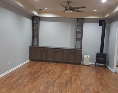 3885 Waterford Drive - Photo Thumbnail 27