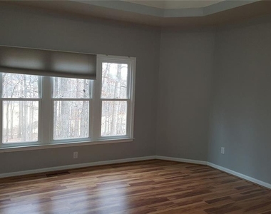 3885 Waterford Drive - Photo Thumbnail 16
