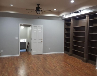 3885 Waterford Drive - Photo Thumbnail 25