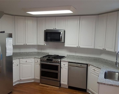 3885 Waterford Drive - Photo Thumbnail 8