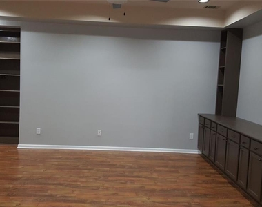 3885 Waterford Drive - Photo Thumbnail 26