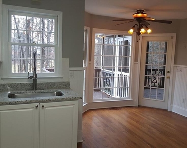 3885 Waterford Drive - Photo Thumbnail 9