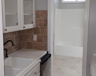 3885 Waterford Drive - Photo Thumbnail 23