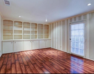 11910 Steppingstone Lane - Photo Thumbnail 5
