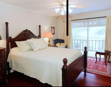 11910 Steppingstone Lane - Photo Thumbnail 7
