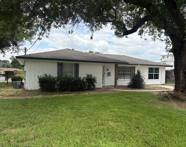 15915 Mueschke Road - Photo Thumbnail 2
