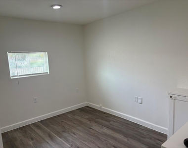 15915 Mueschke Road - Photo Thumbnail 12
