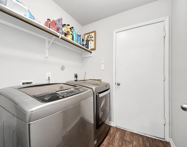 2643 Ridgeback Drive - Photo Thumbnail 18