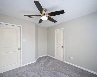 1114 Blue Diamond Drive - Photo Thumbnail 14