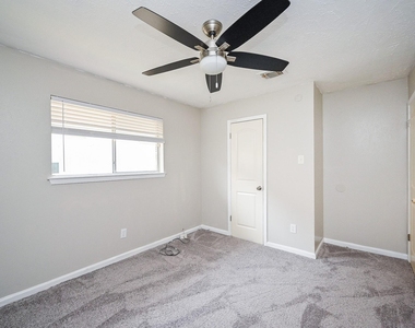 1114 Blue Diamond Drive - Photo Thumbnail 15