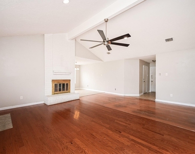 1114 Blue Diamond Drive - Photo Thumbnail 2