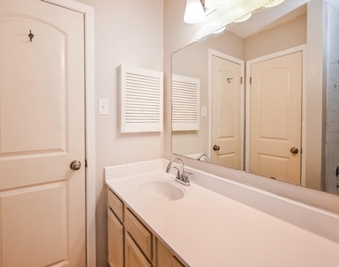 1114 Blue Diamond Drive - Photo Thumbnail 16