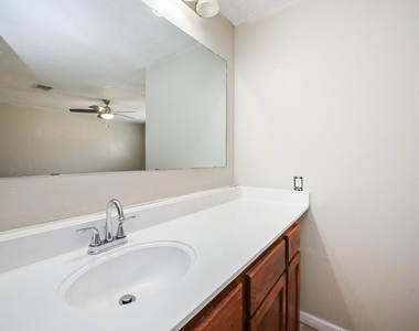 1114 Blue Diamond Drive - Photo Thumbnail 11