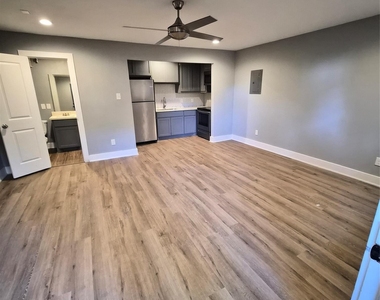 1421 Marshall Street - Photo Thumbnail 2